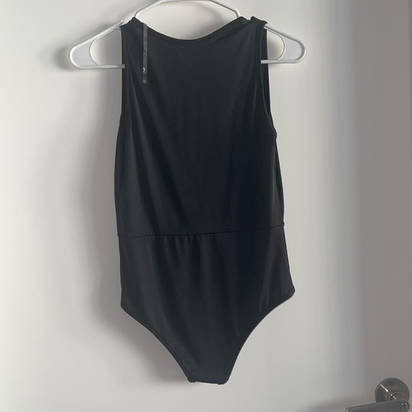 🆕 Akira Slinky V Neck Bodysuit - Picture 3 of 3